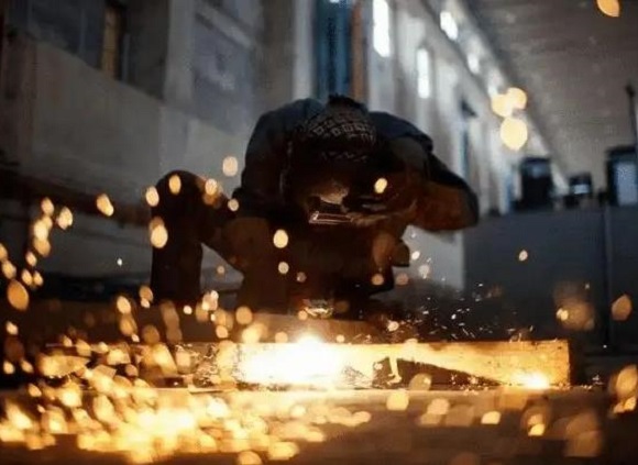 为何304管焊接后裂开？